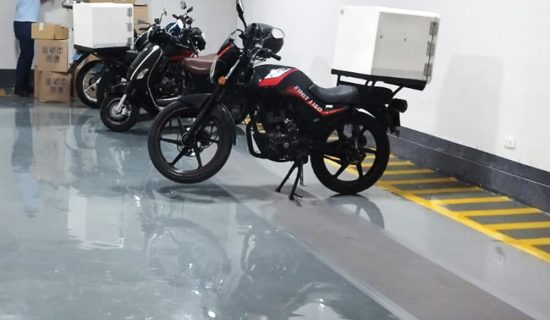 PL piso grande con moto